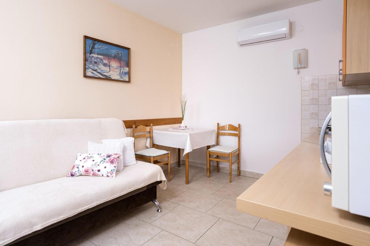 Apartments Zlata 스타리 그라드 외부 사진